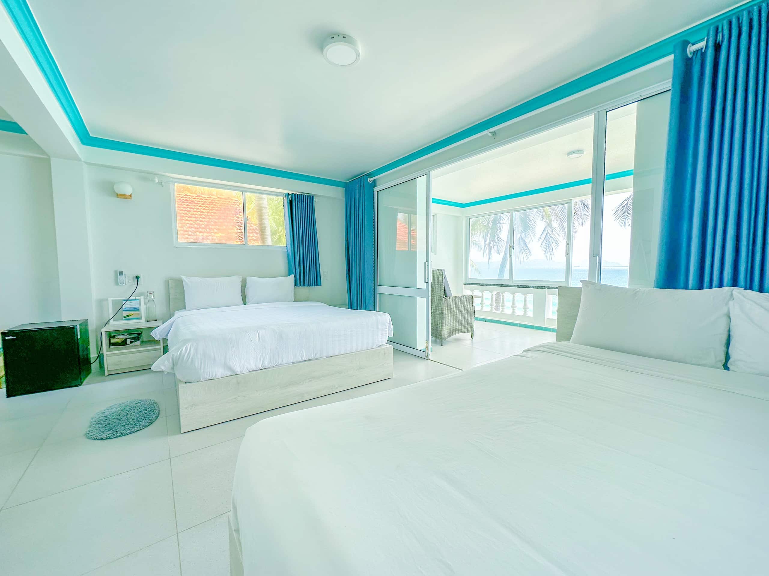Floor Building Sea View Room