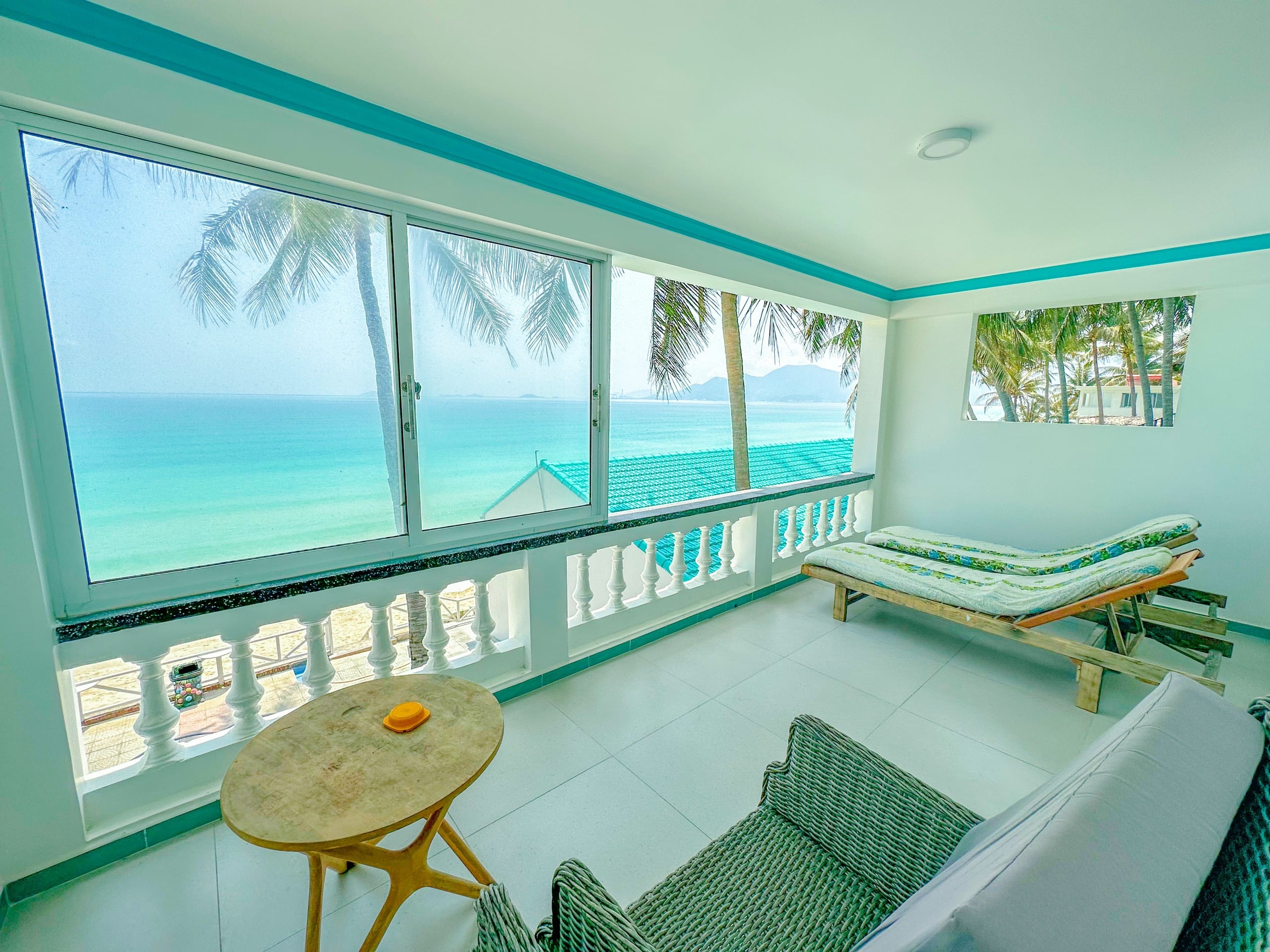 Floor Building Sea View Room