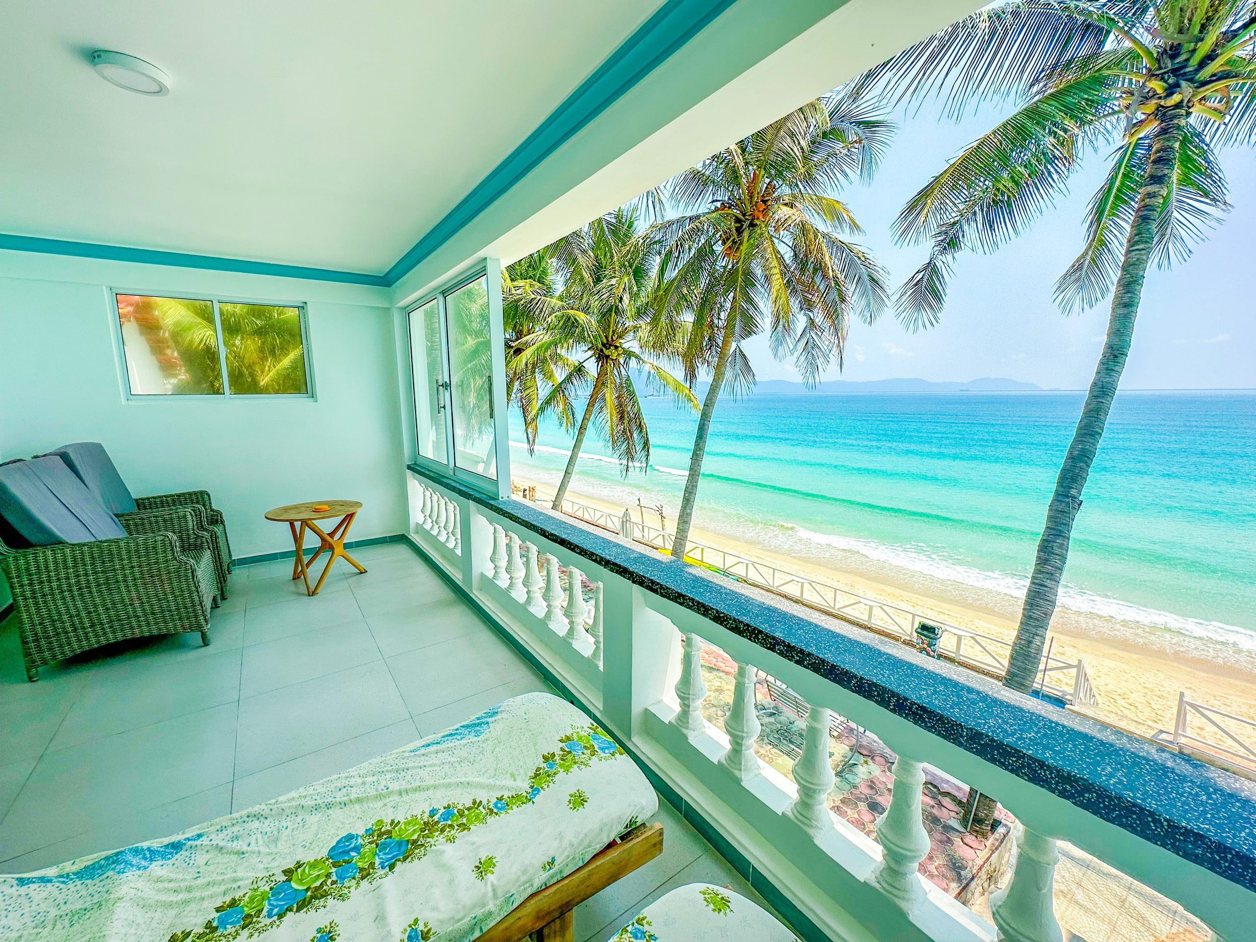 Floor Building Sea View Room