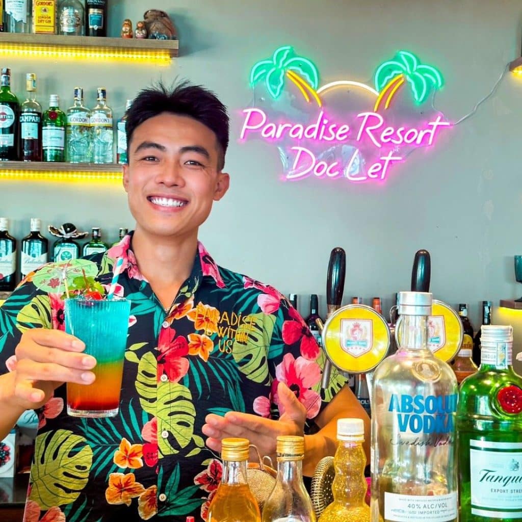 Paradise Resort bar
